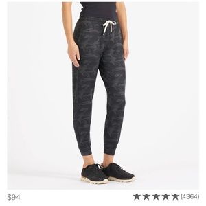 NWT Vuori Women’s Performance Jogger in Black Camo, XS